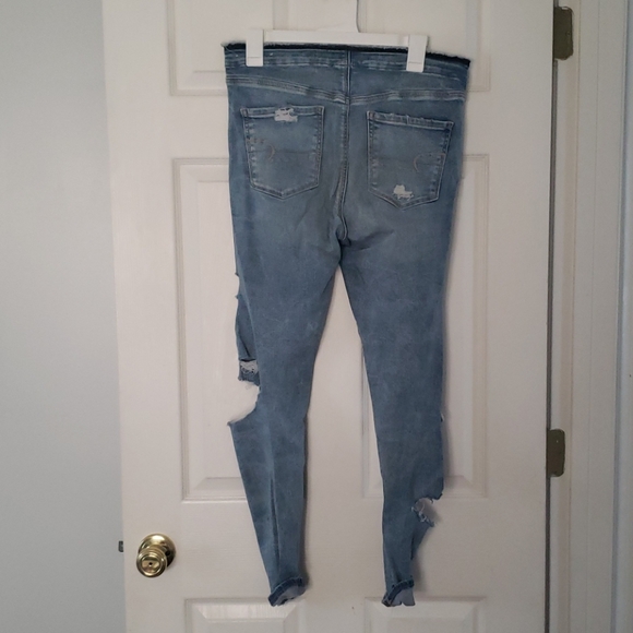 American Eagle Distressed Jeans - Picture 2 of 6